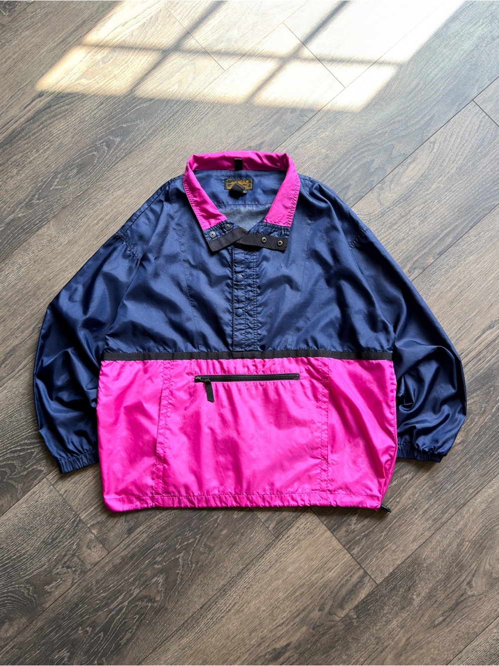 Eddie Bauer Women’s Medium Nylon Pullover Windbreaker Navy Pink Vintage 90s